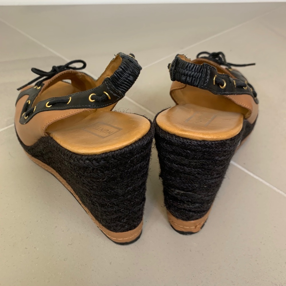 Hunter Abaco Wedge Peep Toe Sandal - Picture 5 of 9